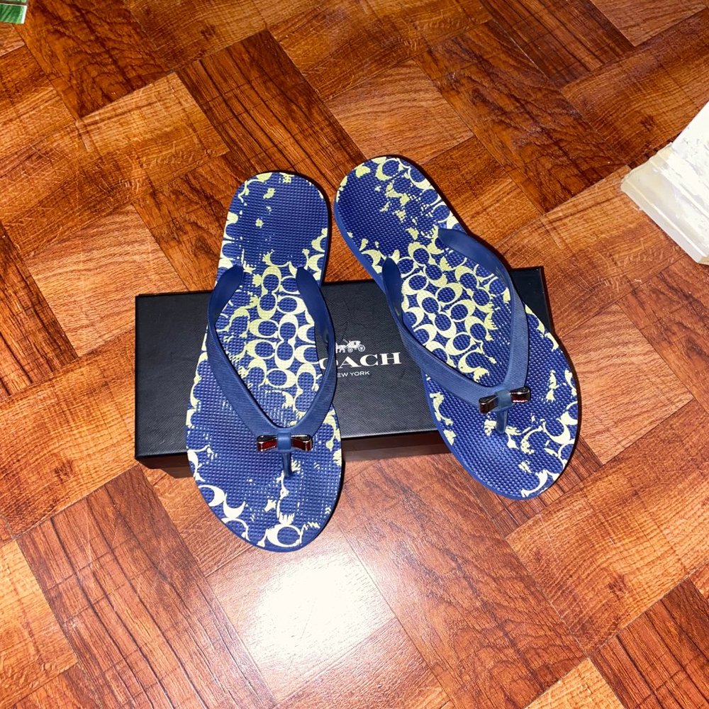 coach flip flops